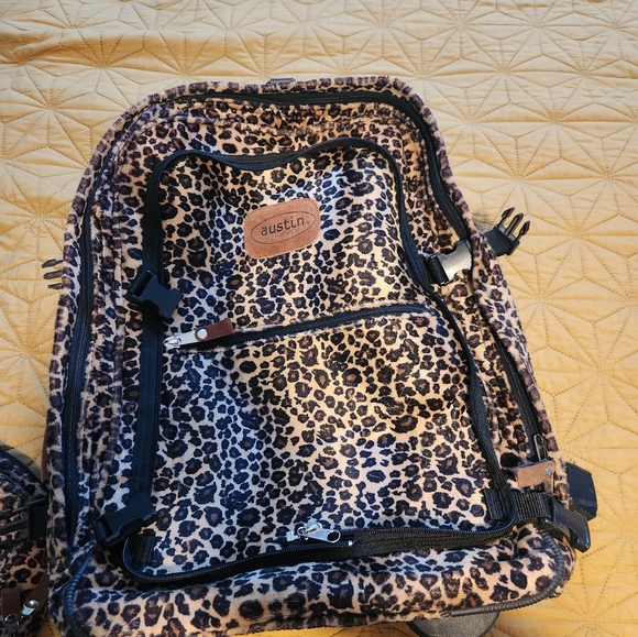 Leopard print Expandable Rolling Travel bags - Picture 10 of 13